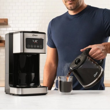 Cafetera Programable Oster® para 12...