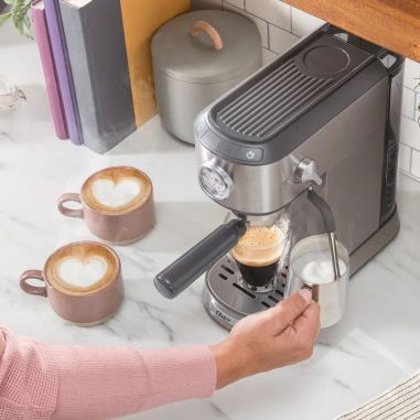 Cafetera Espresso Oster® Compact...